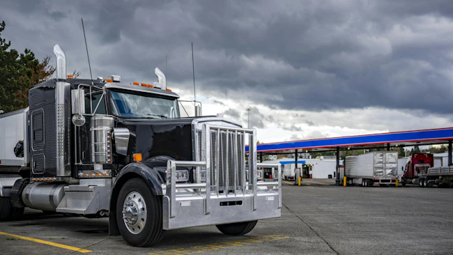 Truck parking crisis threatens fleet efficiency, driver safety, and HOS compliance