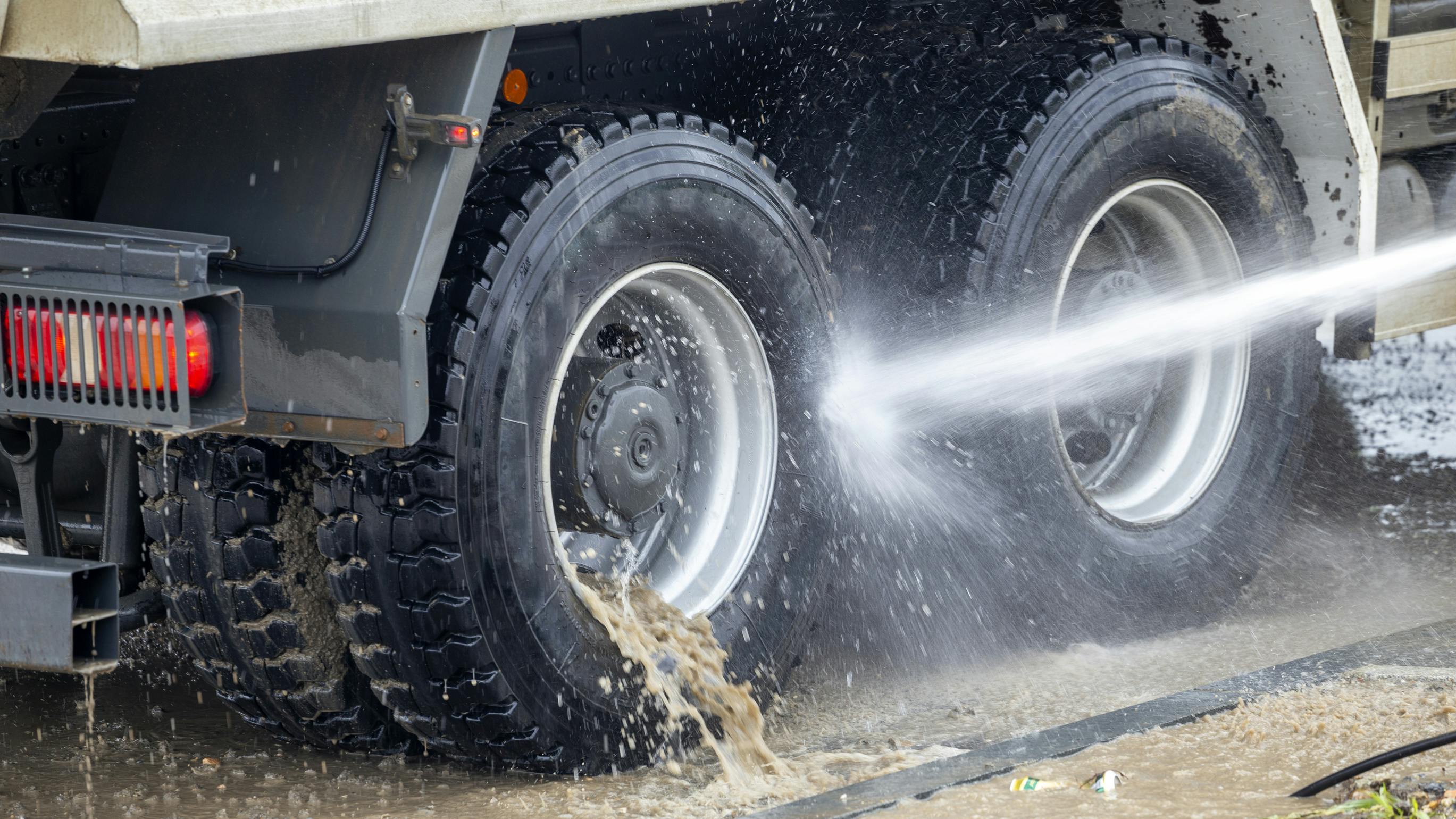 2026 commercial truck tire guide for fleet operators
