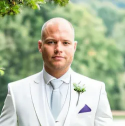 Truck driver Keith Rahn named TCA Highway Angel after protecting assault victim