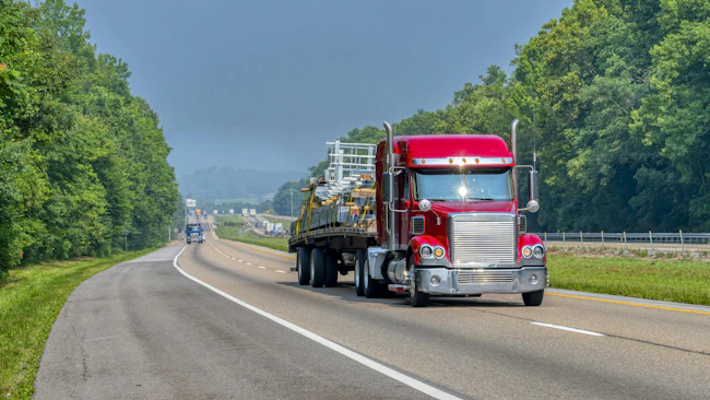Flatbed spot rates jump as dry van and reefer rates decline