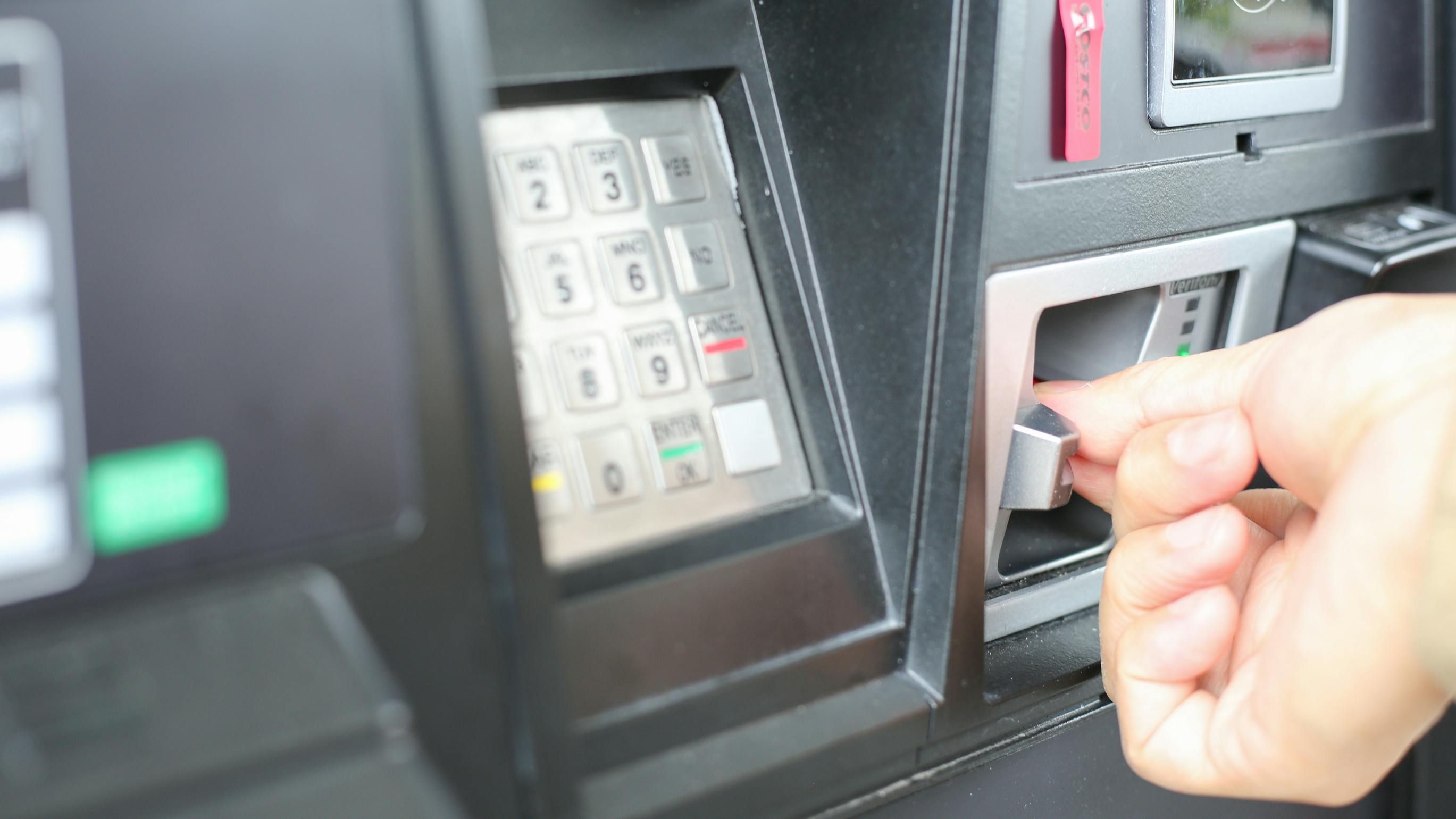 fuel cards help control fleet diesel spending
