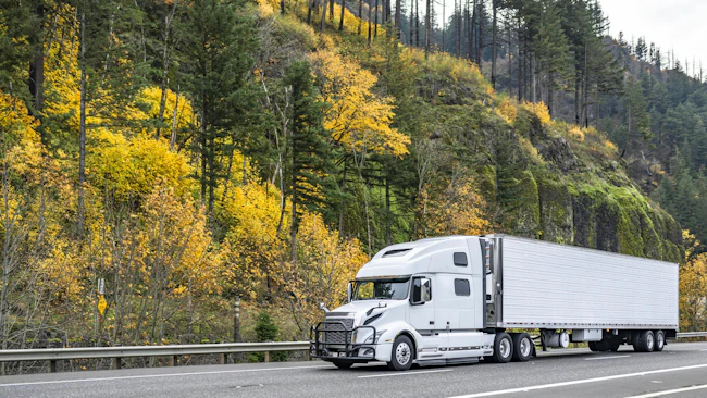 Spot freight rates rise across dry van, reefer, and flatbed markets