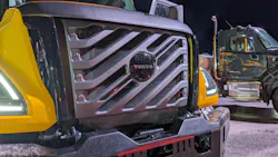 VNX 640 front grill closeup
