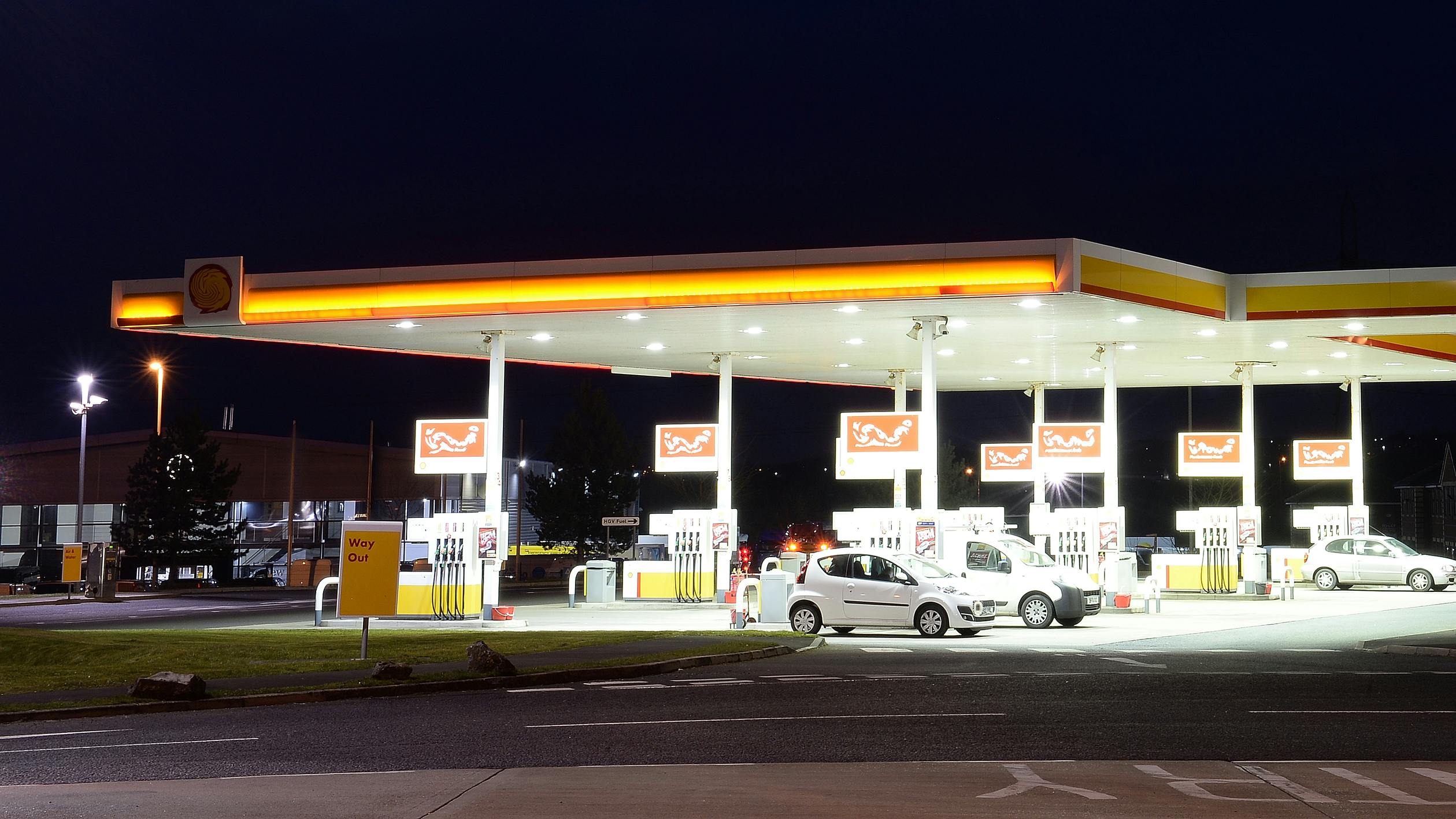 U.S. diesel prices and trucking fuel costs remain high amid Russian fuel deal and market volatility