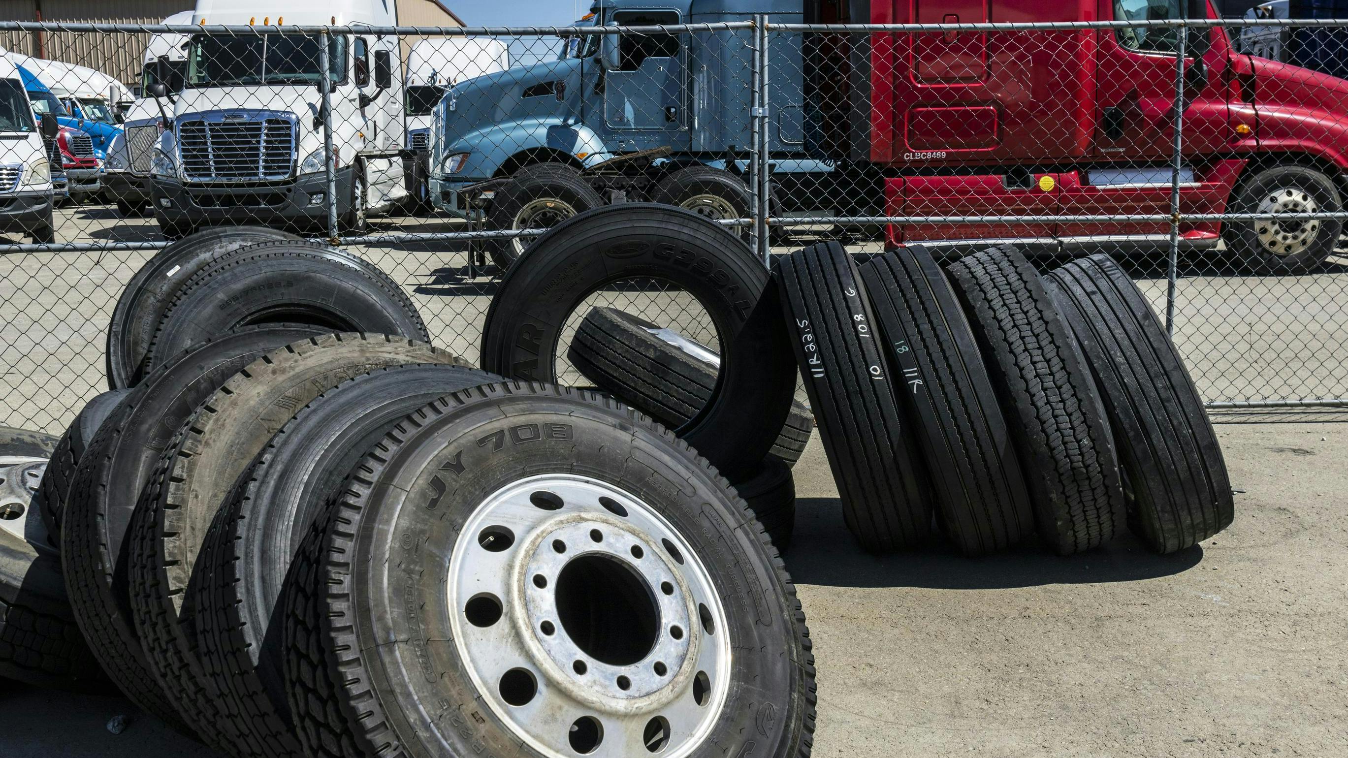 Quiz: Commercial truck tire retreading and fleet maintenance cost savings