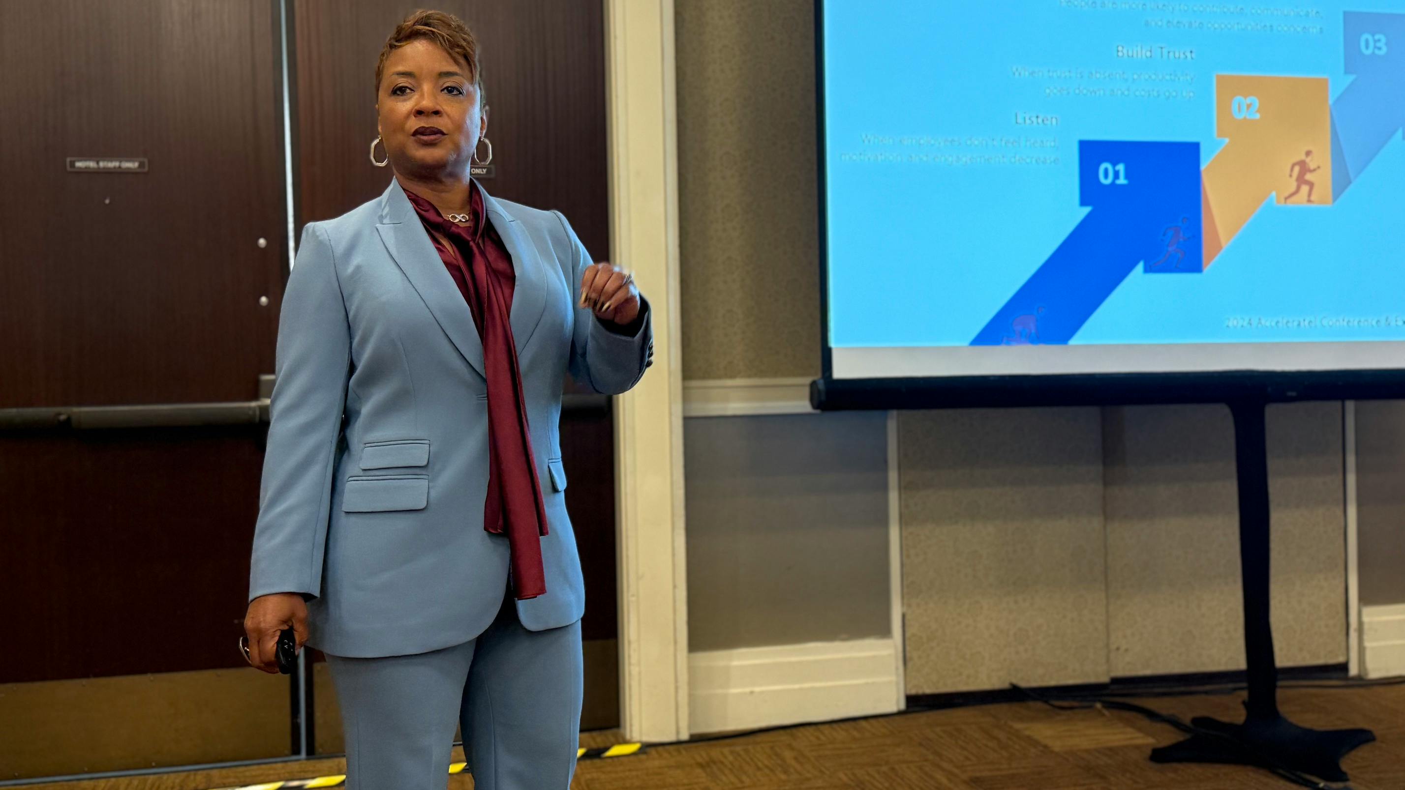 Delphia Howze speaks on leadership at the Women in Trucking Accelerate conference